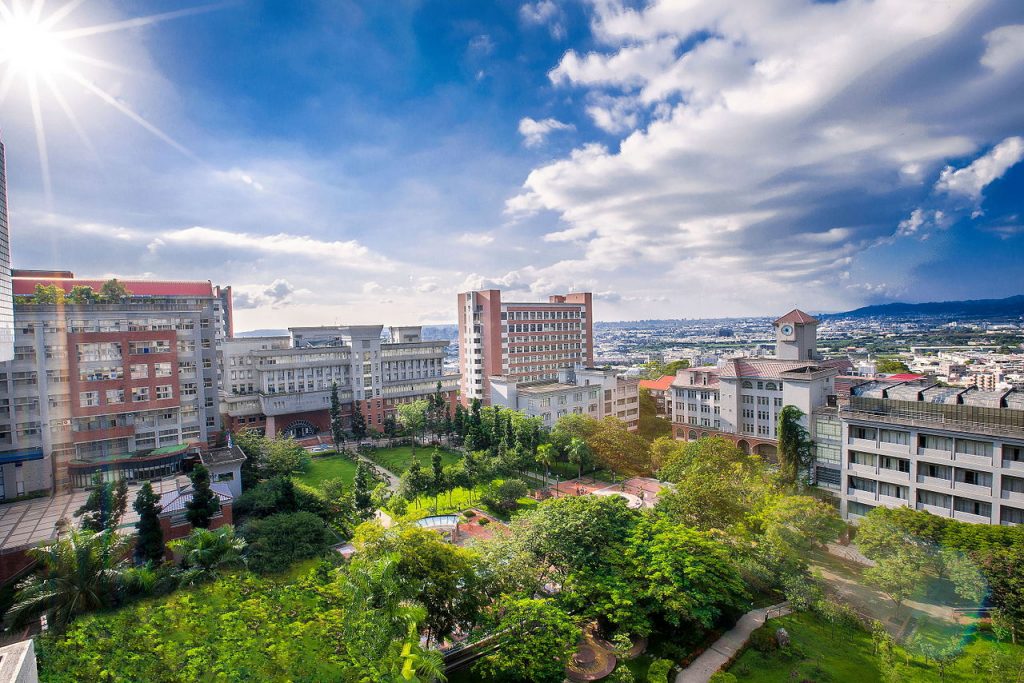 dai hoc trieu duong 2 1024x683 1